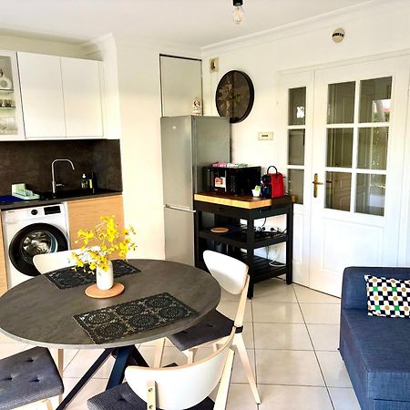 Beachside Apartment With Pool & Garden In Juan Les Pins Antibes Eksteriør billede