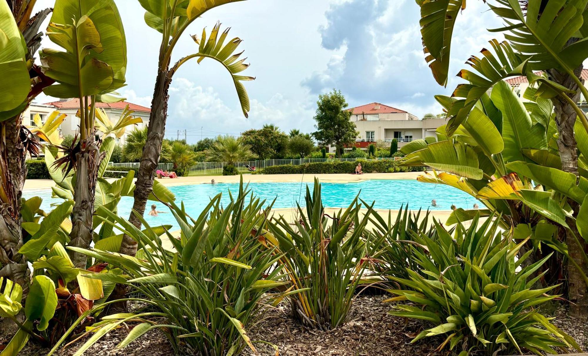 Beachside Apartment With Pool & Garden In Juan Les Pins Antibes Eksteriør billede